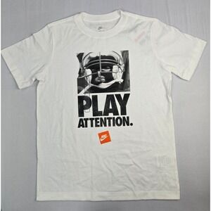 Nike Kids Play Attention Football Graphic T-Shirt White IB8331-121 Size L